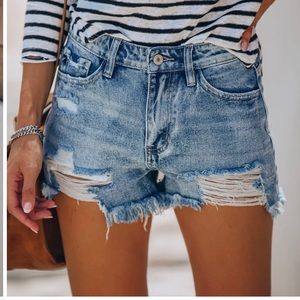 Vici Collection Summa Time Relaxed Cut Off Denim Shorts, Size Small